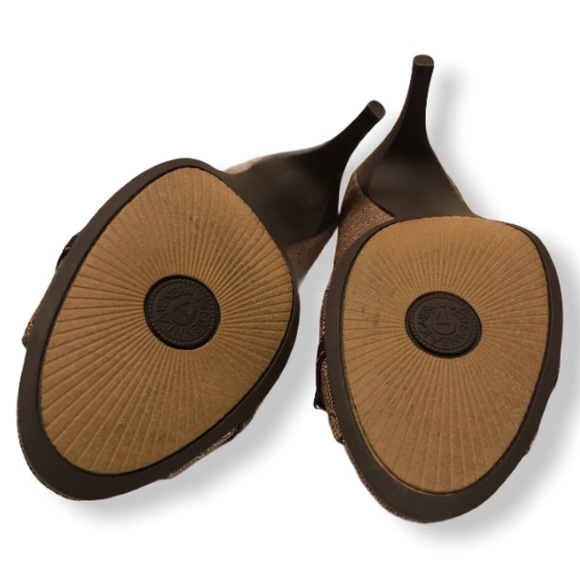 Etienne Aigner Cherise peep toe 3” heels - Picture 6 of 6